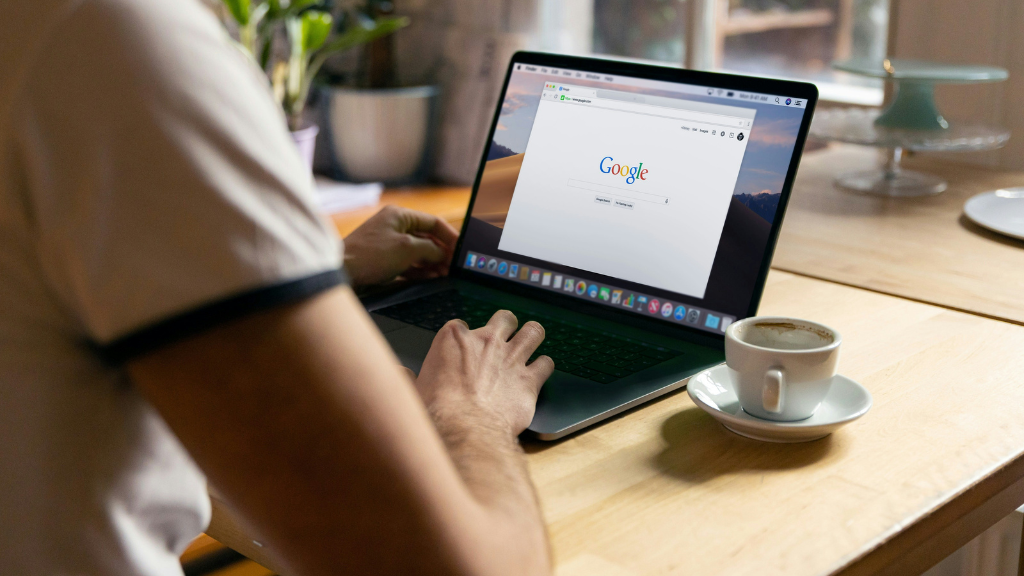 laufendes Monitoring während der Empfehlungsmarketing-Kampagne 